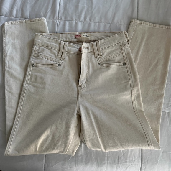 Levi’s High Rise Straight Jean - Picture 3 of 4